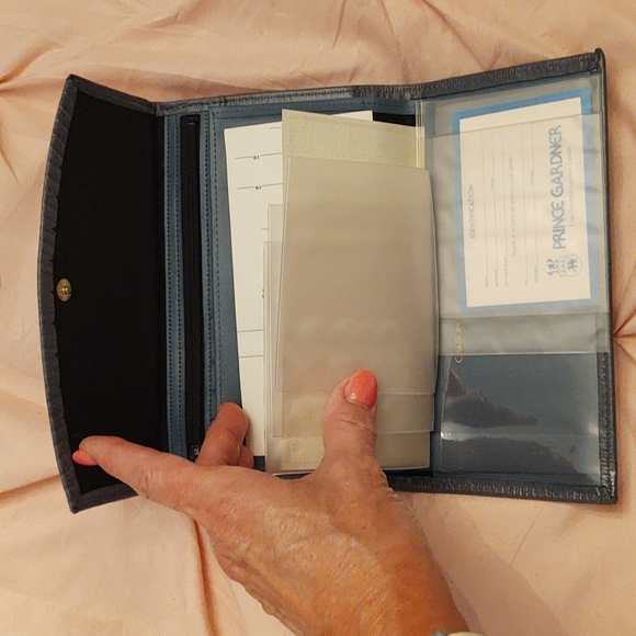 Vintage NWOT Princess Gardner wallet - Picture 4 of 10